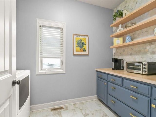 2600 NE Amanda Lane, Blue Springs, MO 64029