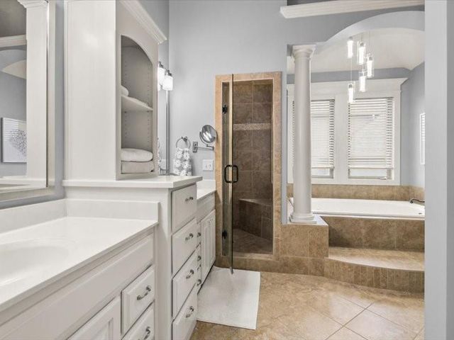 2600 NE Amanda Lane, Blue Springs, MO 64029