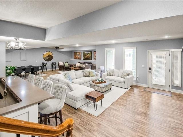 2600 NE Amanda Lane, Blue Springs, MO 64029