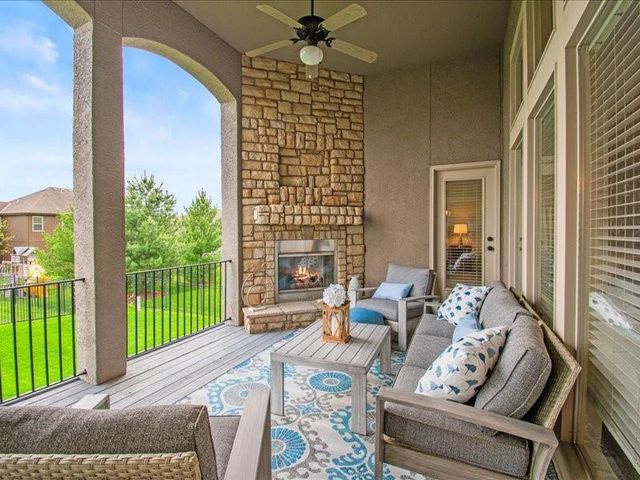 2600 NE Amanda Lane, Blue Springs, MO 64029