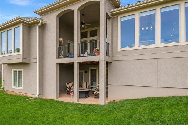 2600 NE Amanda Lane, Blue Springs, MO 64029