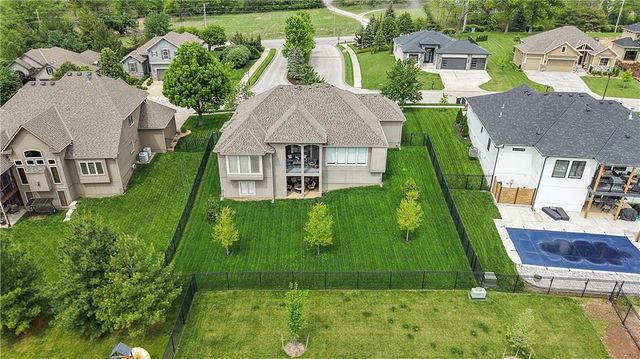 2600 NE Amanda Lane, Blue Springs, MO 64029