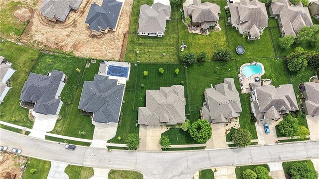 2600 NE Amanda Lane, Blue Springs, MO 64029
