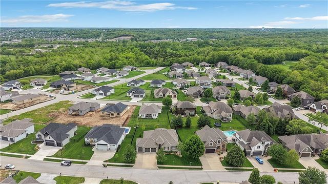 2600 NE Amanda Lane, Blue Springs, MO 64029
