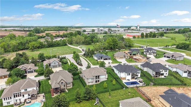 2600 NE Amanda Lane, Blue Springs, MO 64029