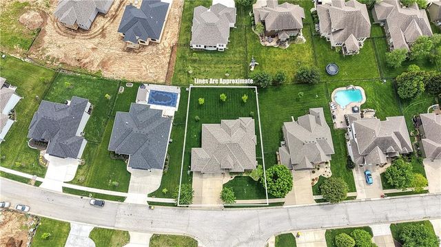 2600 NE Amanda Lane, Blue Springs, MO 64029