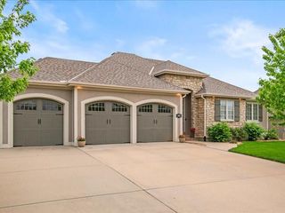 2600 NE Amanda Lane, Blue Springs, MO 64029