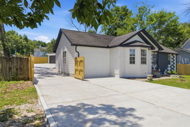 137 Nelson Dr, La Vergne, TN 37086