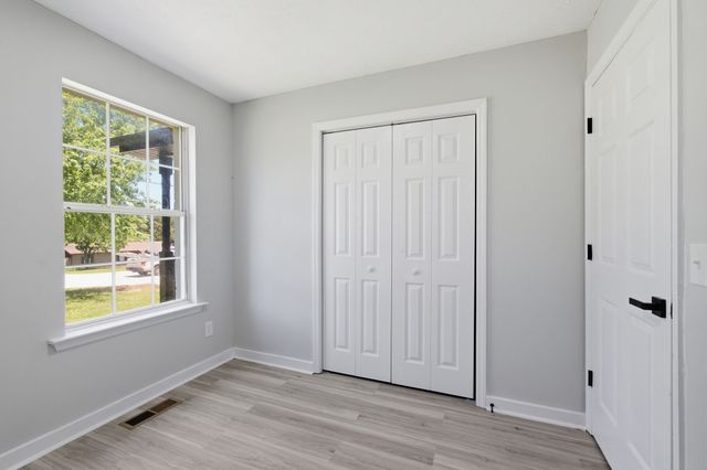 137 Nelson Dr, La Vergne, TN 37086