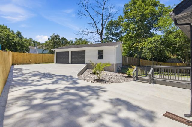 137 Nelson Dr, La Vergne, TN 37086