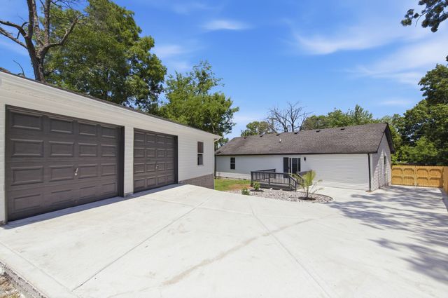 137 Nelson Dr, La Vergne, TN 37086