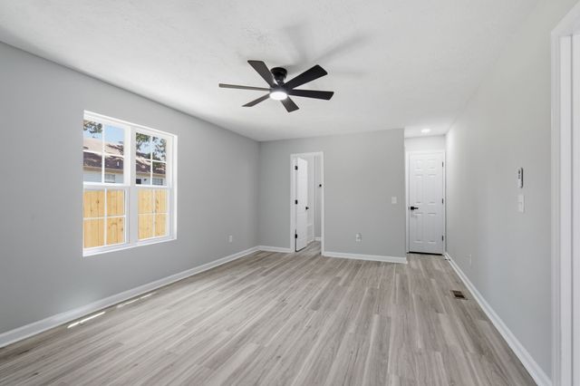 137 Nelson Dr, La Vergne, TN 37086
