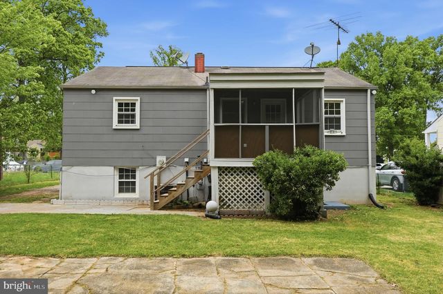9705 LOCUST AVE, Lanham, MD 20706