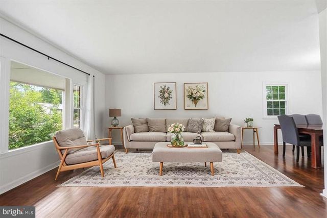 9705 LOCUST AVE, Lanham, MD 20706