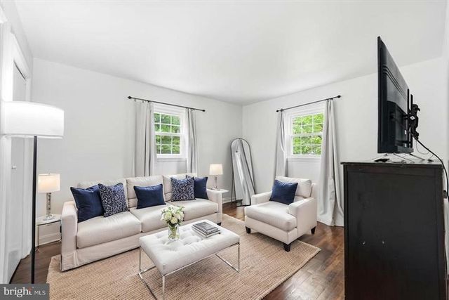 9705 LOCUST AVE, Lanham, MD 20706
