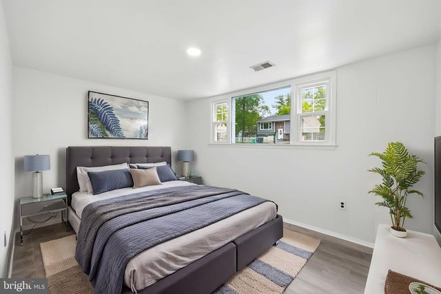 9705 LOCUST AVE, Lanham, MD 20706