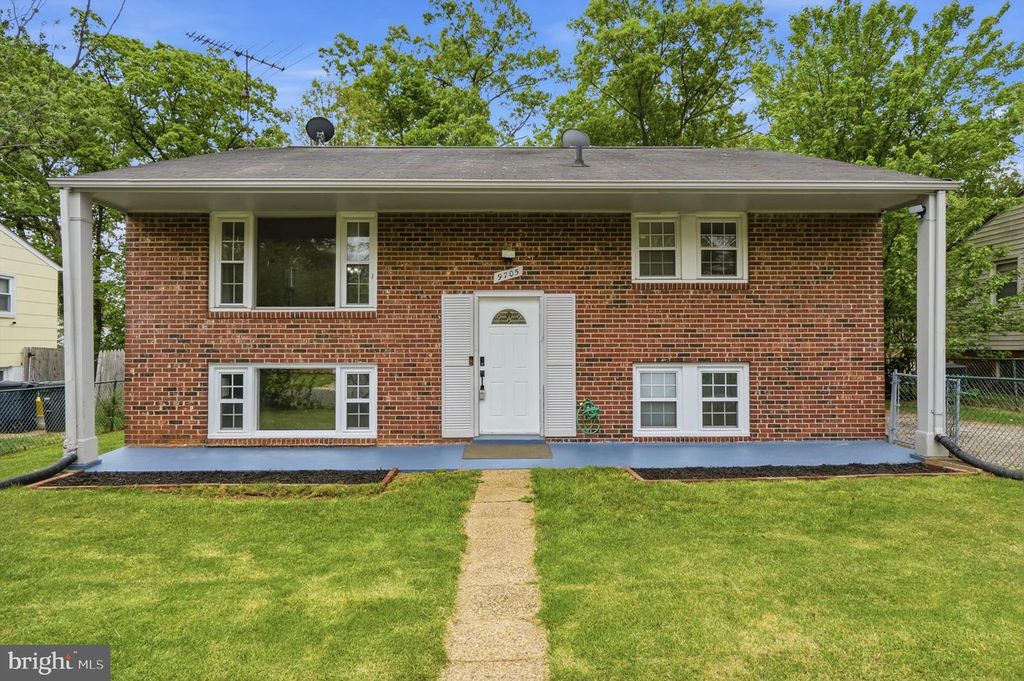 9705 LOCUST AVE, Lanham, MD 20706