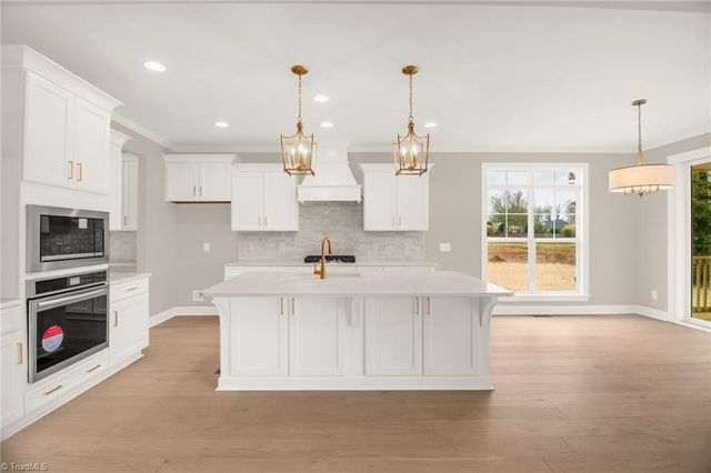 3106 Pasture View Drive, Summerfield, NC 27358