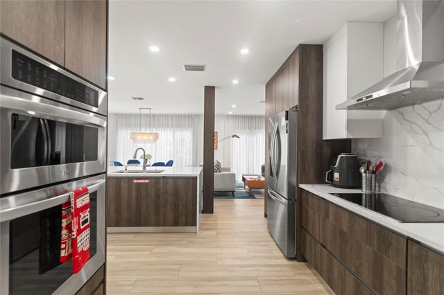 1736 NE 18th Street, Fort Lauderdale, FL 33305