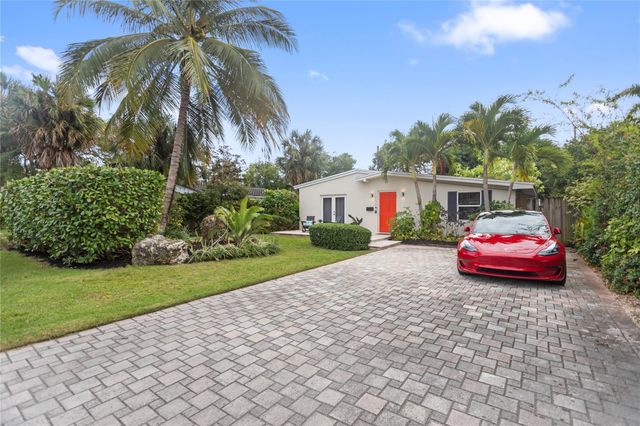 1736 NE 18th Street, Fort Lauderdale, FL 33305