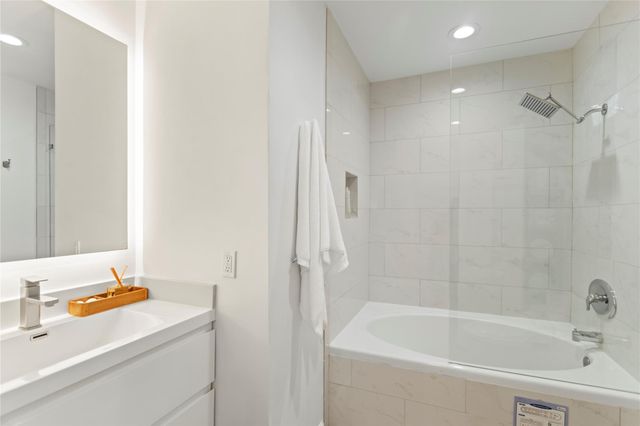 1736 NE 18th Street, Fort Lauderdale, FL 33305