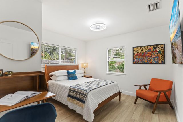 1736 NE 18th Street, Fort Lauderdale, FL 33305