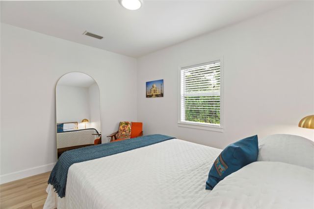 1736 NE 18th Street, Fort Lauderdale, FL 33305