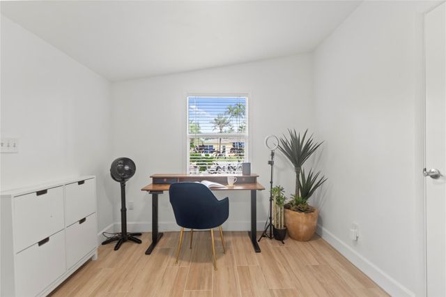 1736 NE 18th Street, Fort Lauderdale, FL 33305