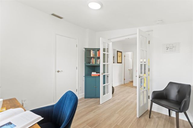 1736 NE 18th Street, Fort Lauderdale, FL 33305