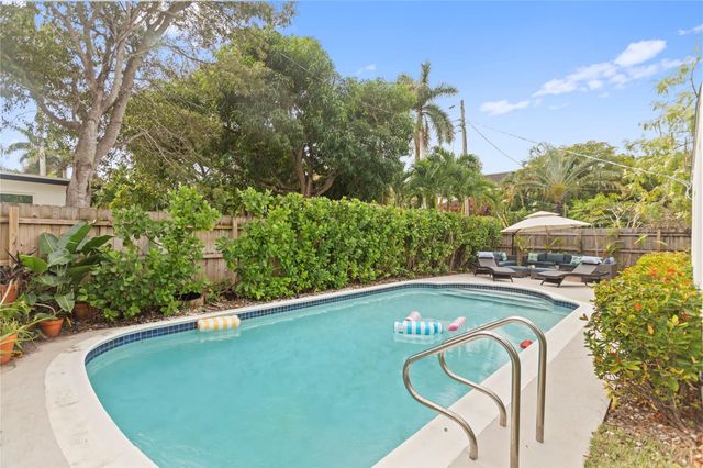 1736 NE 18th Street, Fort Lauderdale, FL 33305
