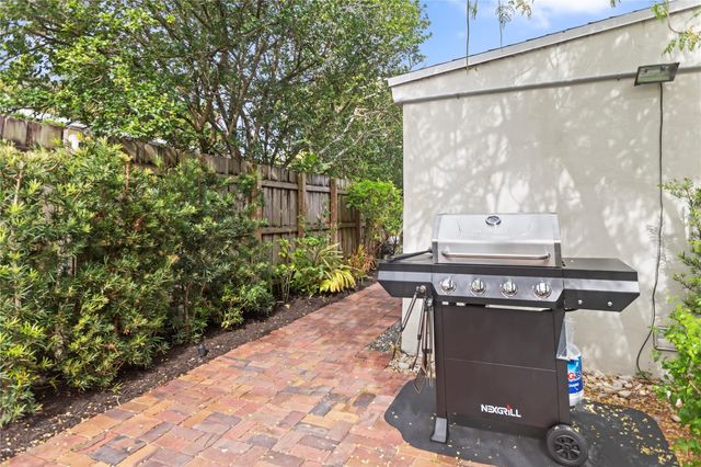 1736 NE 18th Street, Fort Lauderdale, FL 33305