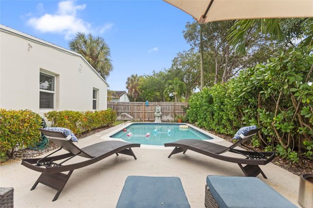 1736 NE 18th Street, Fort Lauderdale, FL 33305