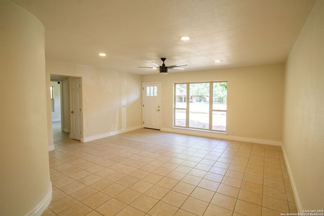 905 E Inez, Beeville, TX 78102