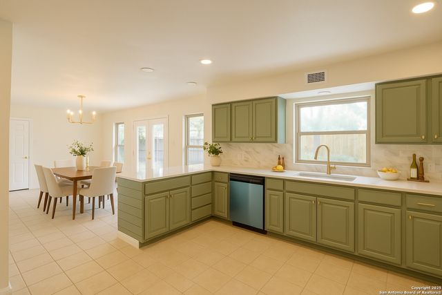 905 E Inez, Beeville, TX 78102