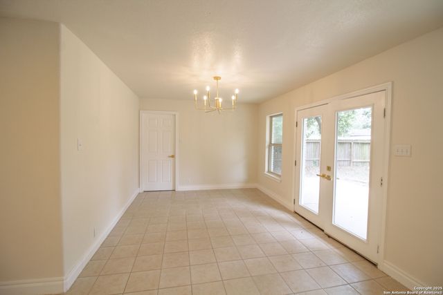 905 E Inez, Beeville, TX 78102