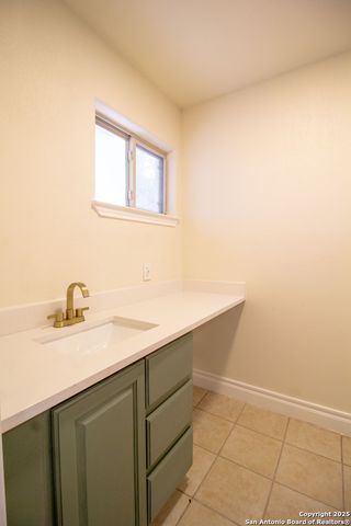 905 E Inez, Beeville, TX 78102