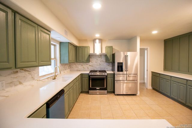 905 E Inez, Beeville, TX 78102