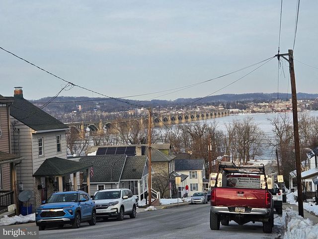 606 S FRONT ST, Wrightsville, PA 17368