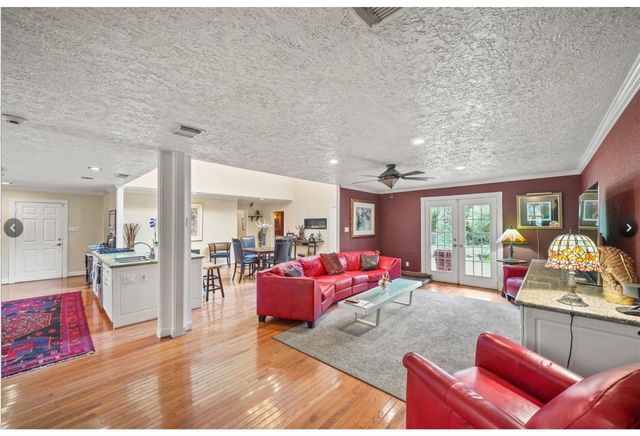 1327 Ashland Street, Houston, TX 77008