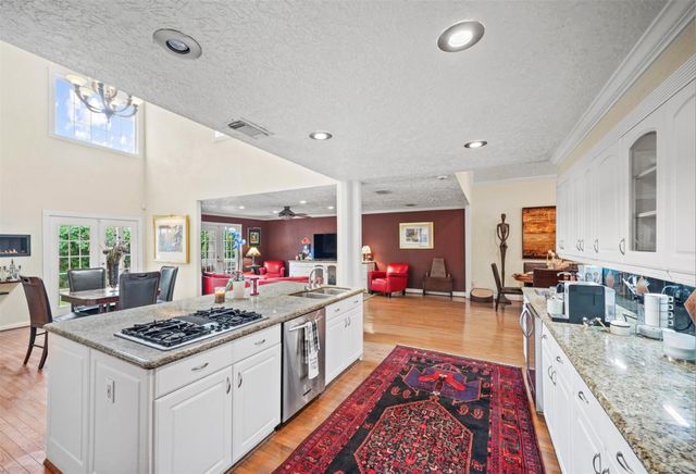 1327 Ashland Street, Houston, TX 77008