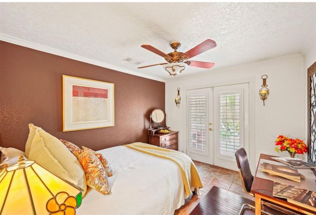 1327 Ashland Street, Houston, TX 77008