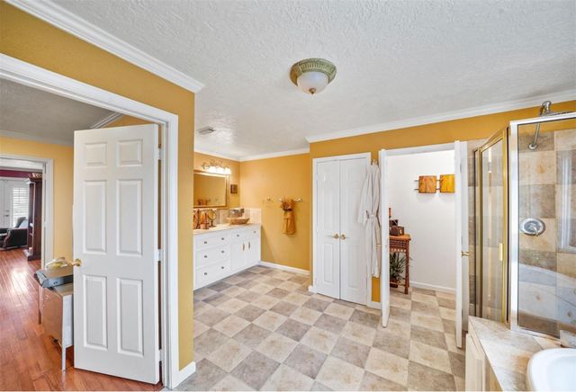 1327 Ashland Street, Houston, TX 77008