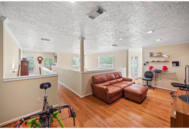 1327 Ashland Street, Houston, TX 77008