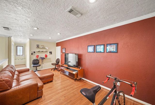 1327 Ashland Street, Houston, TX 77008