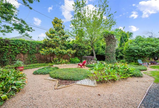 1327 Ashland Street, Houston, TX 77008