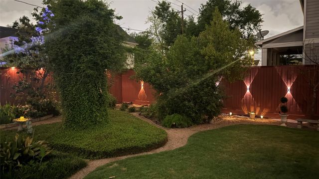 1327 Ashland Street, Houston, TX 77008