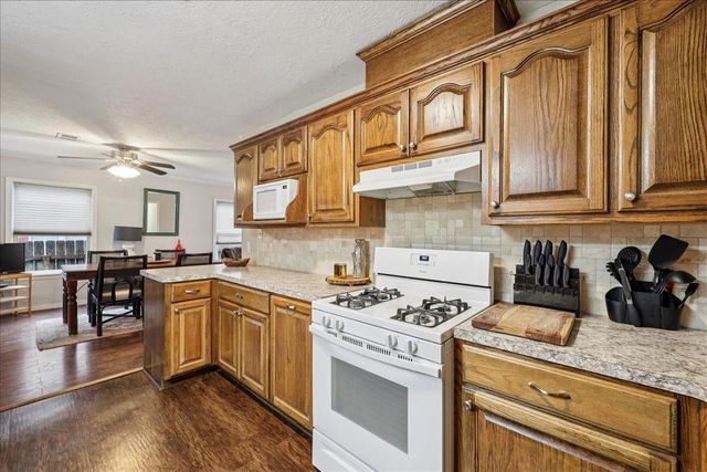 1118 West Drive, Port Neches, TX 77651