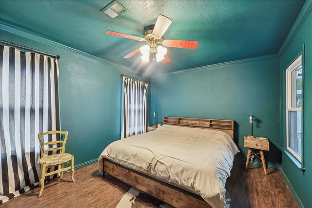 1118 West Drive, Port Neches, TX 77651