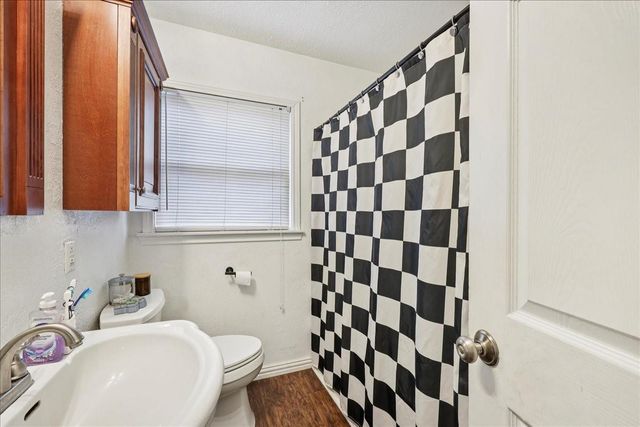 1118 West Drive, Port Neches, TX 77651