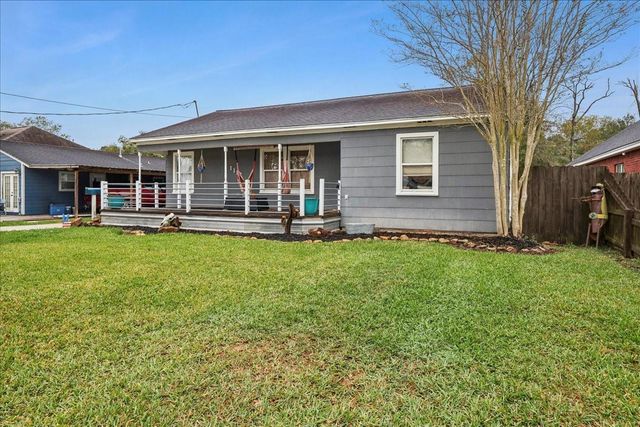 1118 West Drive, Port Neches, TX 77651